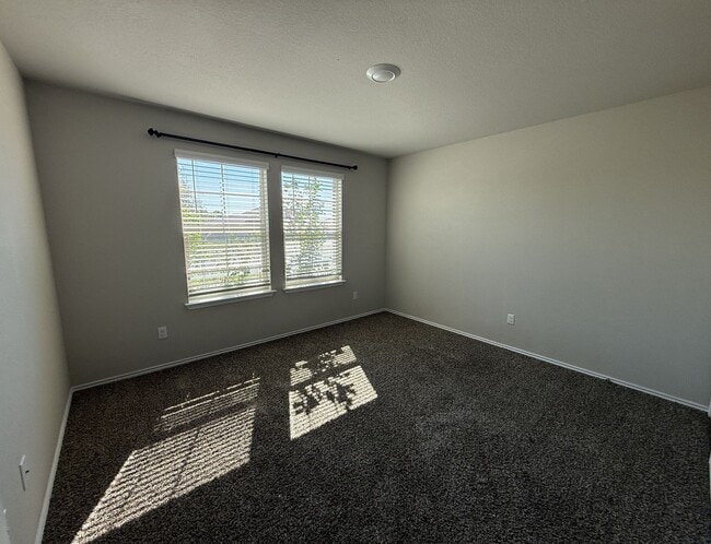 Building Photo - 5701 Madelyn Dr