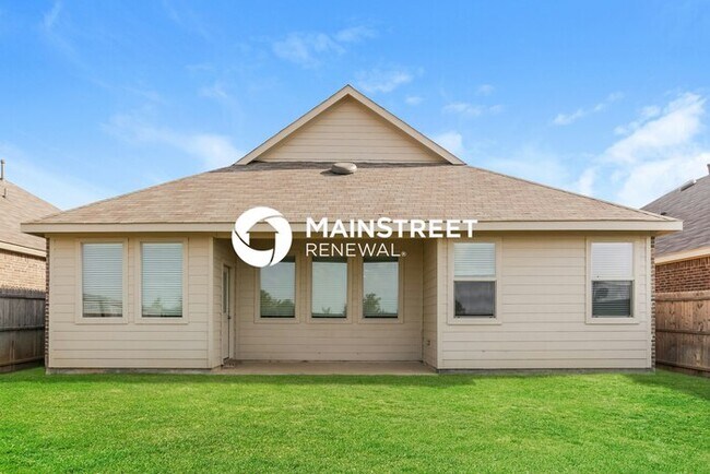 Building Photo - 4 Bedroom Pet-Friendly Home in HASLET, TX with Main Street Renewal