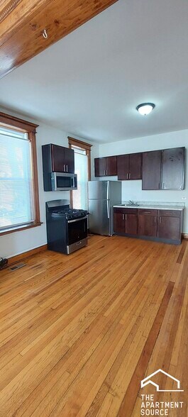 Building Photo - 2215 S Albany Ave