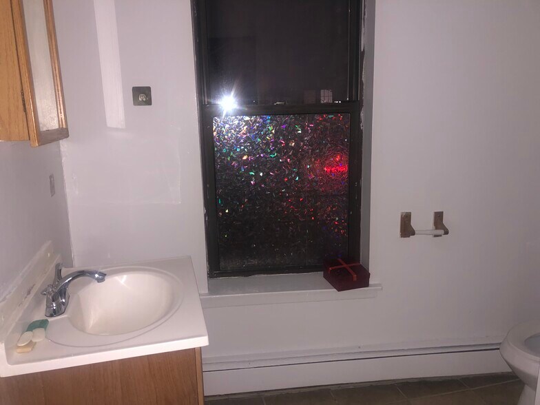 Building Photo - 400 North Ave