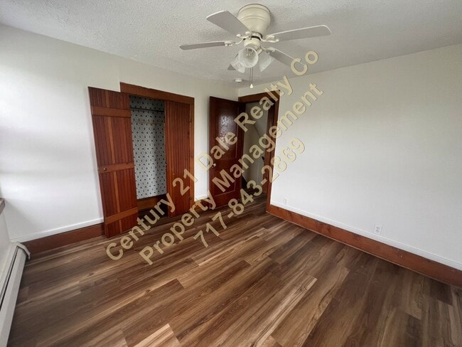 Building Photo - 4 BR Home in Red Lion School District