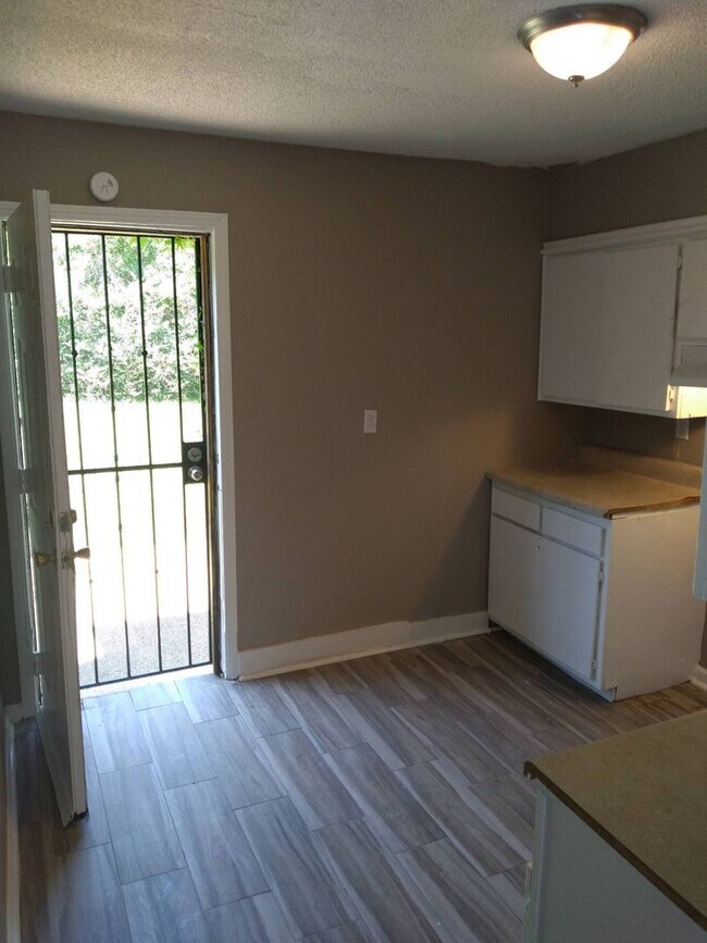 Building Photo - 3542 Christine Rd