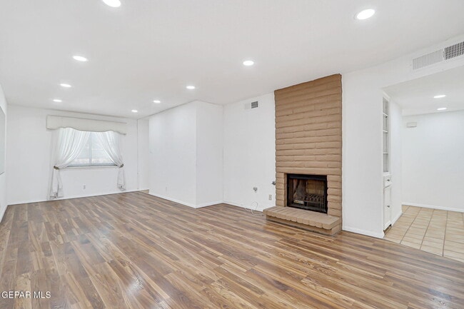Building Photo - 3223 Isla Morada Dr