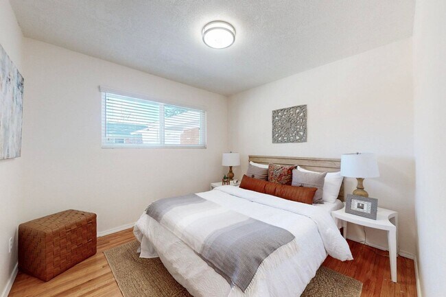 Building Photo - **Great Home** 3 Bed | 2 Bath | NE Heights | Quiet Neighborhood, Prime Location