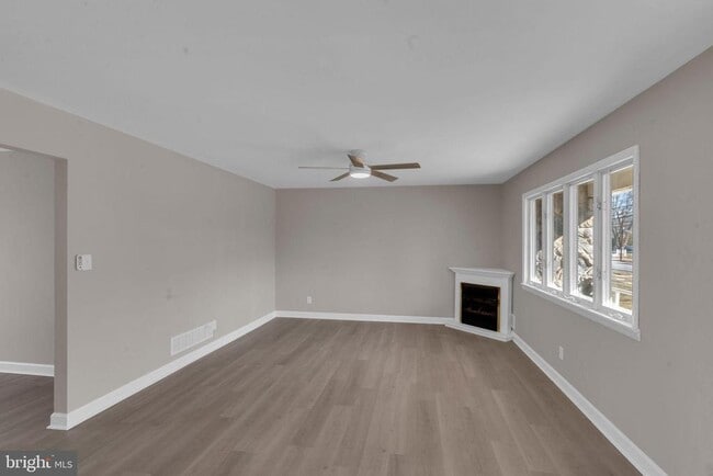 Building Photo - 370 NJ-156