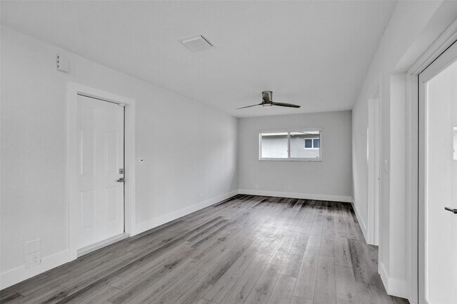 Building Photo - 5361 SW 7th St