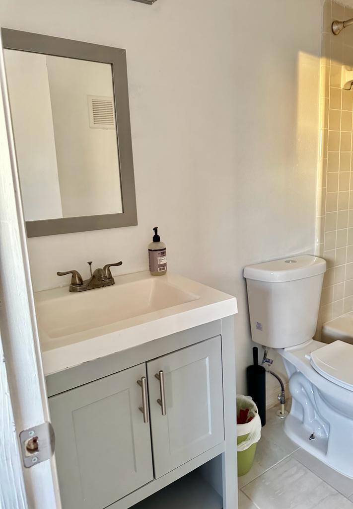 Building Photo - 2725 Tally Ho Ave