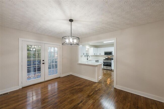 Building Photo - 237 Park Ave