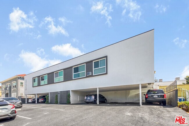 Building Photo - 252 S New Hampshire Ave