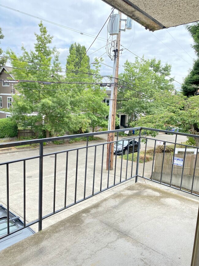 Woodland West Apartments 465 45th St Seattle WA 98103 Apartment Finder