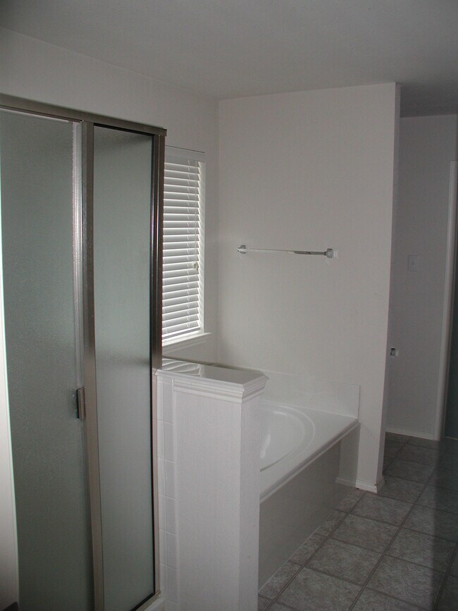 Building Photo - Charming 3 Bedroom 2 Bath In Keller ISD Move in Special! 1 month FREE!