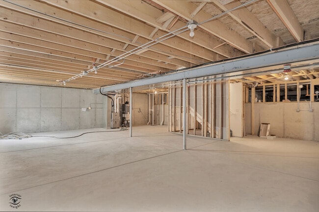Building Photo - 8022 Bradley Dr