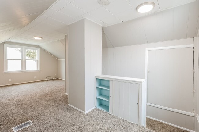 Building Photo - 312 De Villen Ave