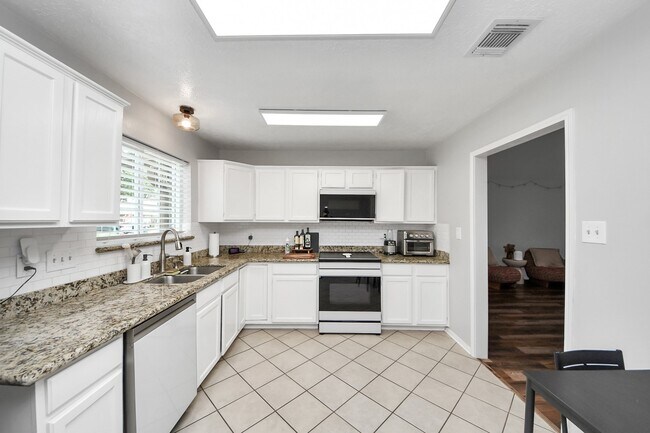 Building Photo - 20923 Moor Lily Ct