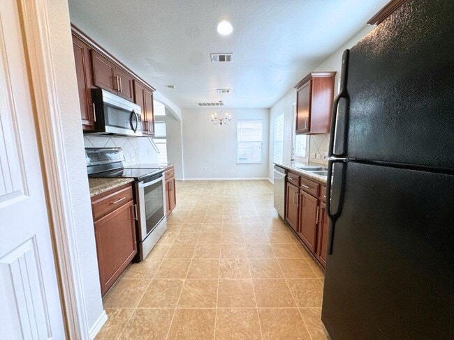 Building Photo - 716 Alamo Plaza Dr