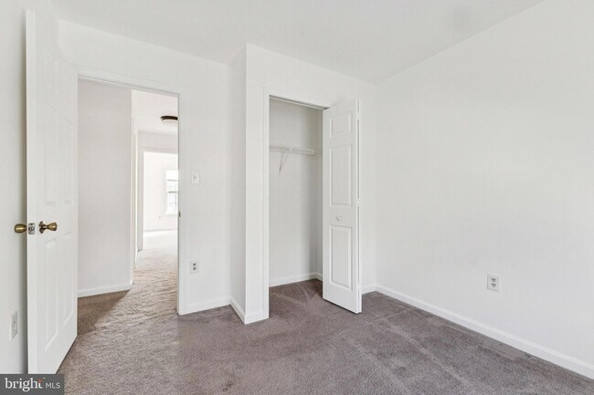 Building Photo - 1925 Inglebrook Dr