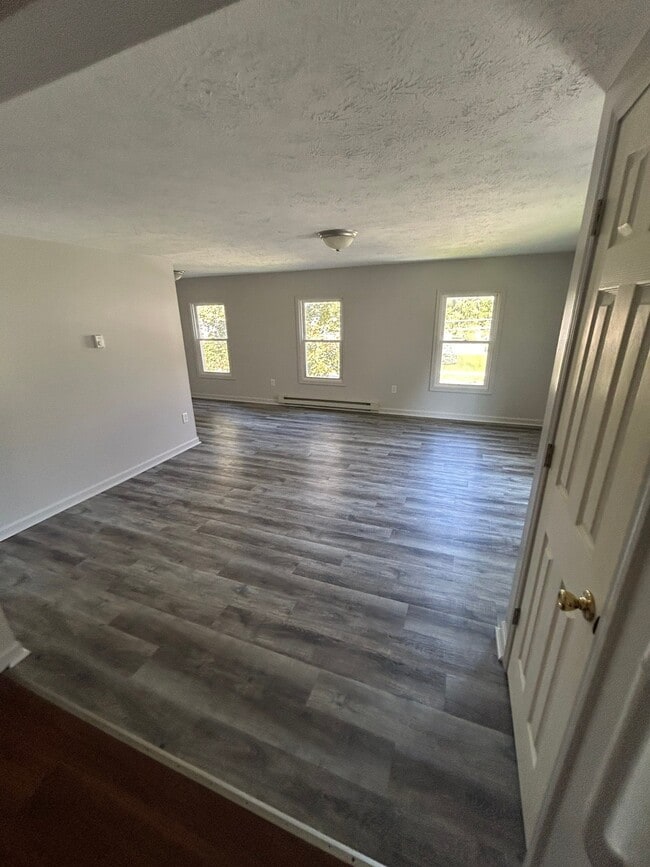 Building Photo - 2756 E Brutus St