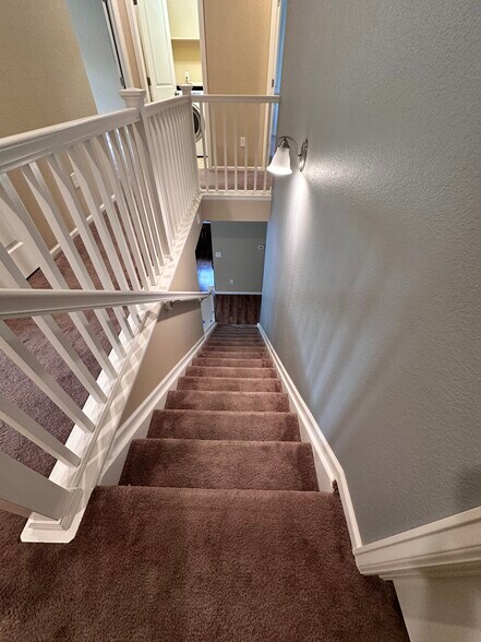 Building Photo - 1326 Bluemoon Dr