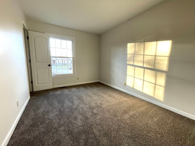 Building Photo - 3 Bedroom Home in Fishers with Bonus Room!
