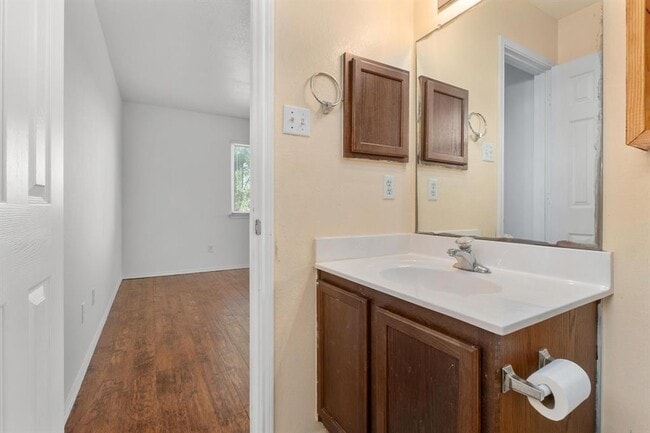 Building Photo - 12401 Drummond Dr