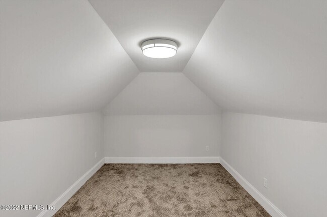 Building Photo - Gorgeous 5 bedroom/ 3 bathroom cottage home in Palencia for rent!