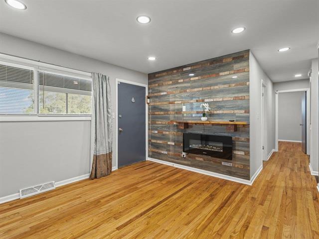 Building Photo - 2205 Clover Ave