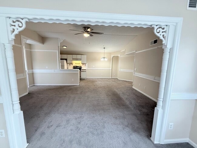 Building Photo - 8558 Hopkins Cir