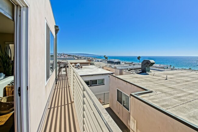 Building Photo - 4021 Crest Dr