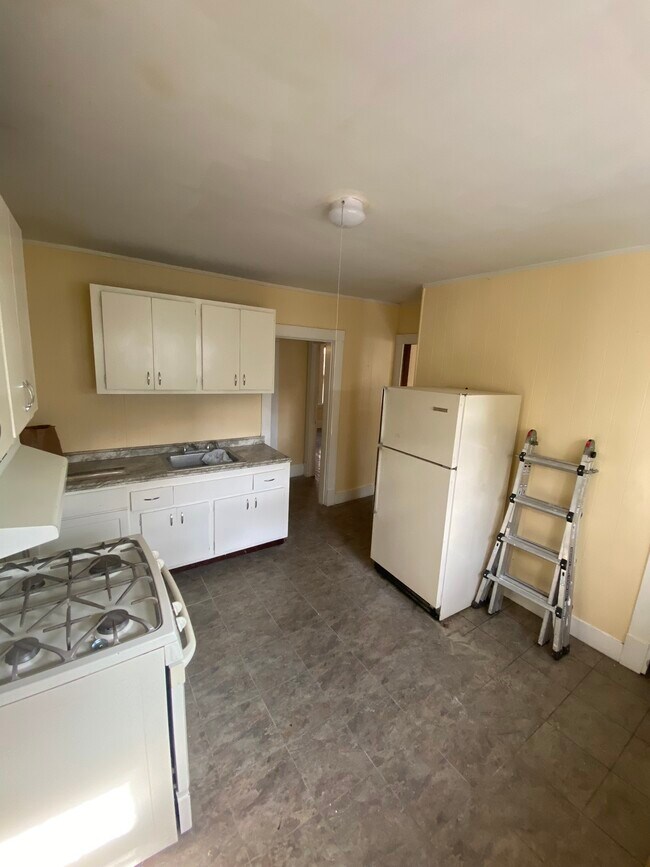 Building Photo - 120 Orange St