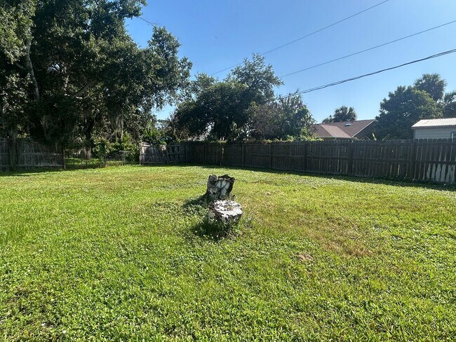 Building Photo - 615 7 Gables Cir SE