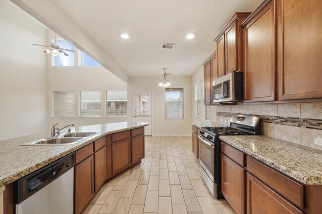 Building Photo - 10003 Open Slope Ct