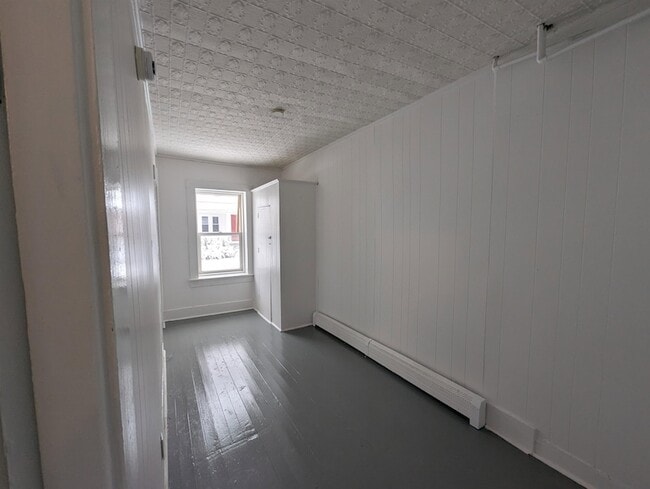 Building Photo - 13-15 Walnut Street Unit 2