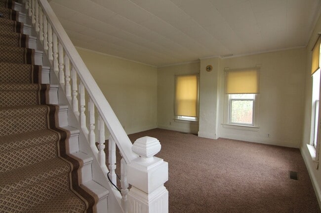 Building Photo - 3161 130th St