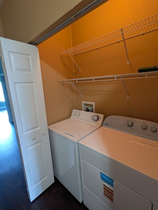 Building Photo - 2 Bedroom / 2.5 Bathroom Townhome – Magnolia Place