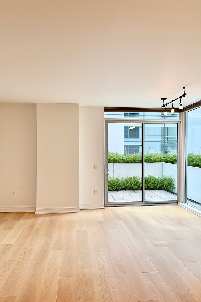 Building Photo - 631 Folsom St