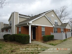 Building Photo - 2703 Westgate Cir
