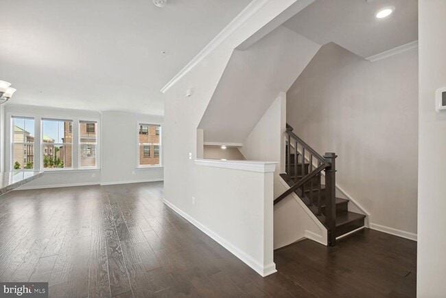 Building Photo - 45117 Kincora Dr