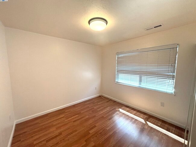 Building Photo - 3428 San Marino Ave