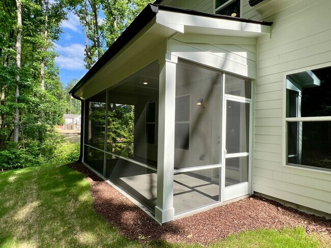 Building Photo - 2429 Vetrina Wy