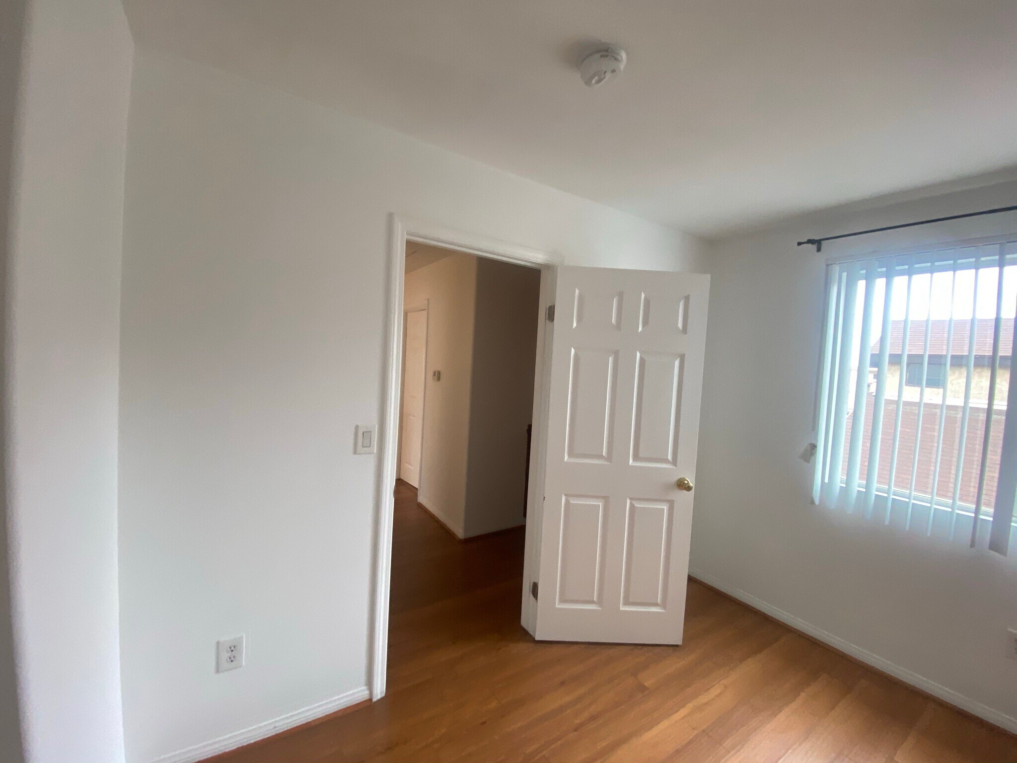 Building Photo - 9635 Woodman Ave