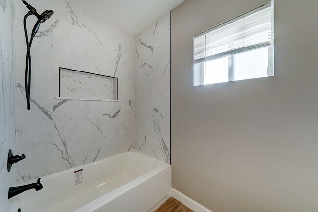 Building Photo - COMING SOON - REMODELED IN TEMPE!!!