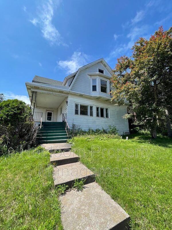 Building Photo - 601 Woodland Ave