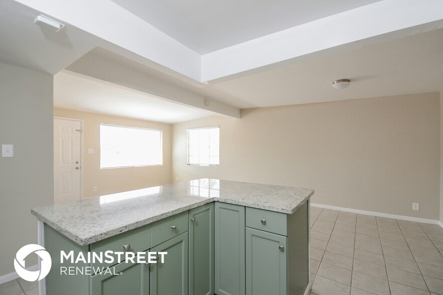 Building Photo - 1051 S Duke Dr