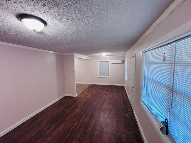 Building Photo - 5082 Lurline Dr
