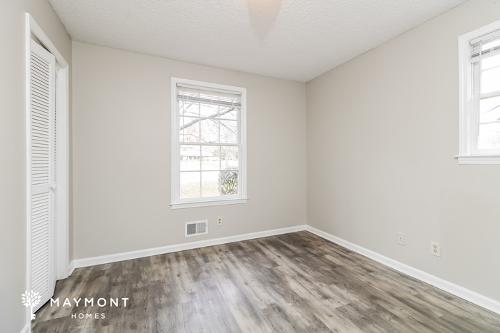 Building Photo - 301 Maid Stone Rd