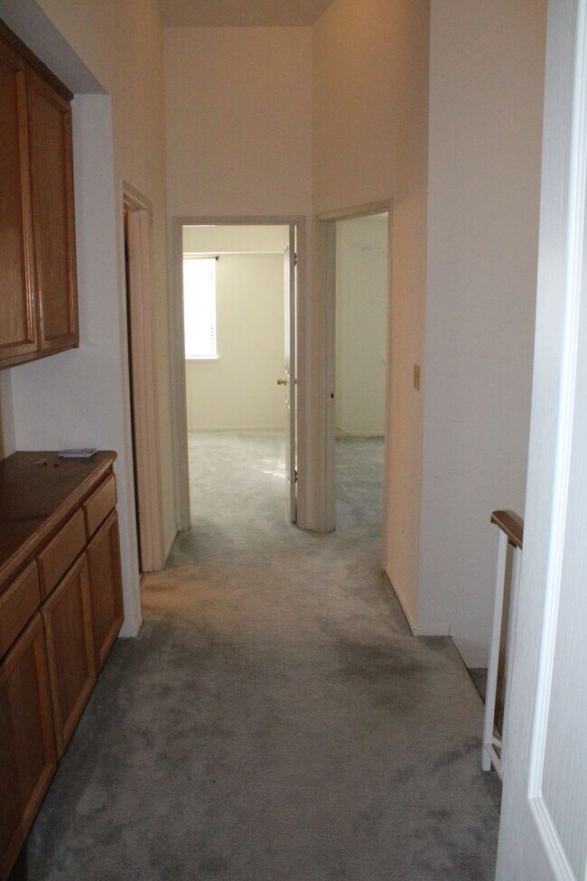 Building Photo - Waterfront Townhome In Pittsburg with Dock...