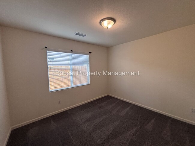 Building Photo - Large Home in Dayton with Mother In Law Quarters