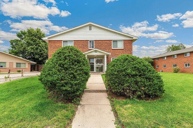 Building Photo - 1190 S Allison St