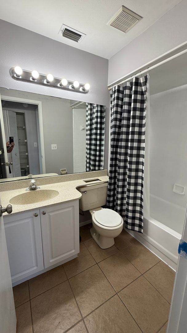 Building Photo - Annual 2 bedroom 2 bath Unfurnished Single Family Home in Lakeside South