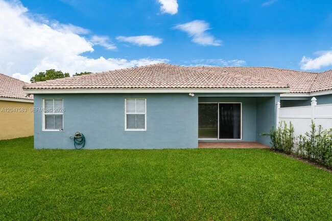 Building Photo - 4152 Pine Ridge Ln